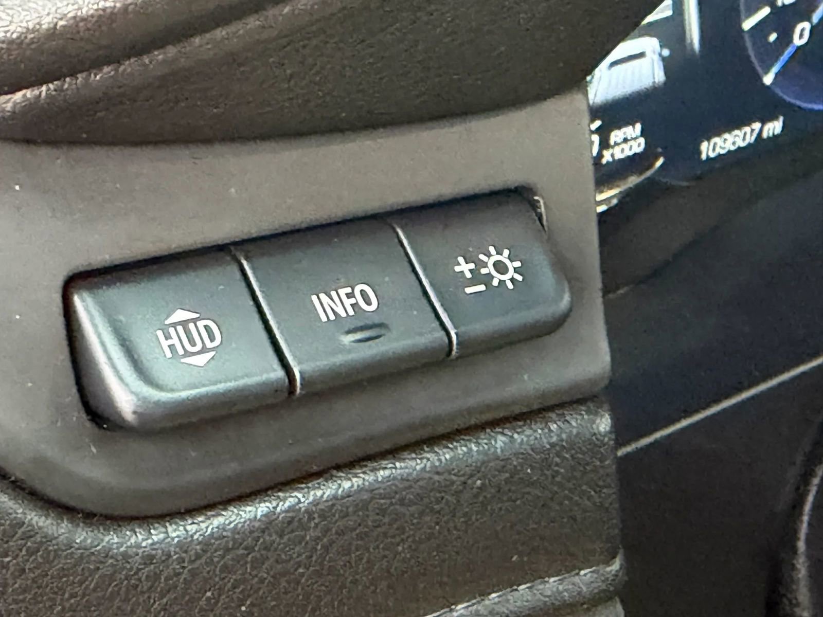 Used 2020 Cadillac Escalade ESV Premium Luxury image 14