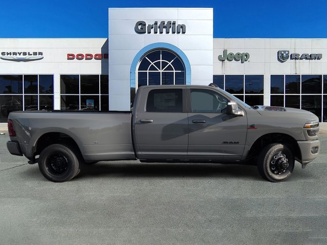 New 2026 RAM 3500 Laramie AWD/4WD image 3