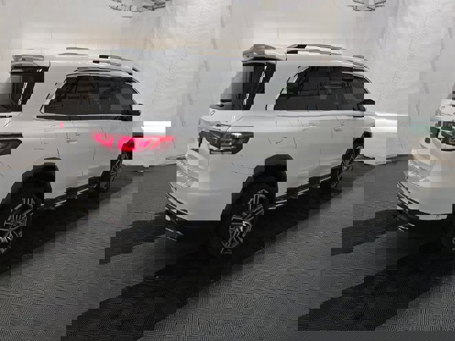 Used 2021 Mercedes-Benz GLS 450 4MATIC image 4