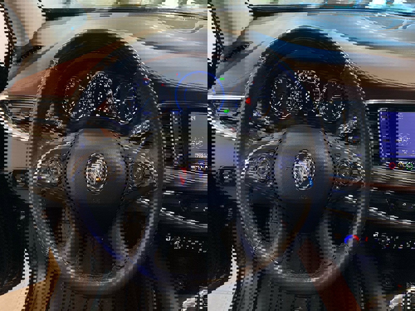 Used 2021 Buick Enclave Avenir w/ Avenir Technology Package image 19