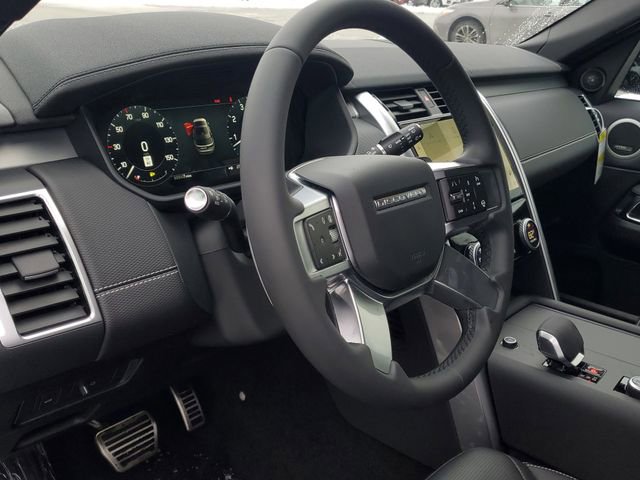 New 2026 Land Rover Discovery Limited Edition image 19