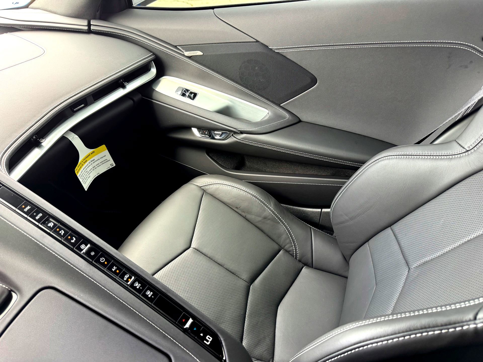 Used 2025 Chevrolet Corvette Stingray Coupe w/ 1LT image 39