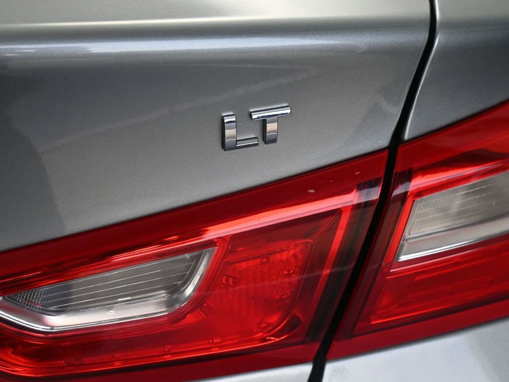 Used 2023 Chevrolet Malibu LT image 21
