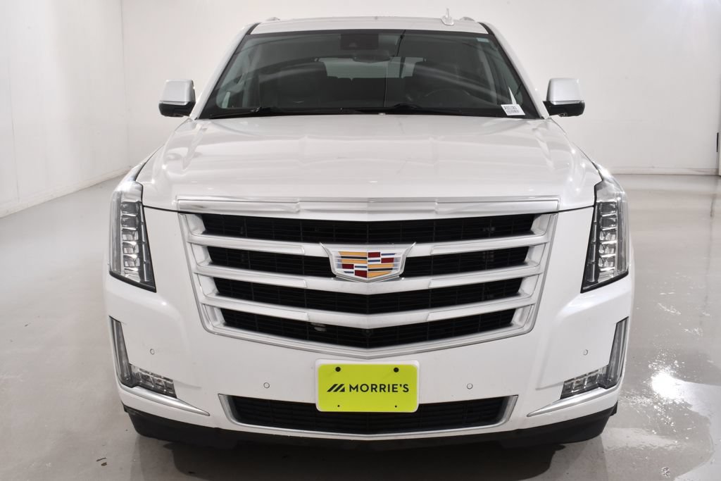 Used 2018 Cadillac Escalade Luxury AWD/4WD image 3