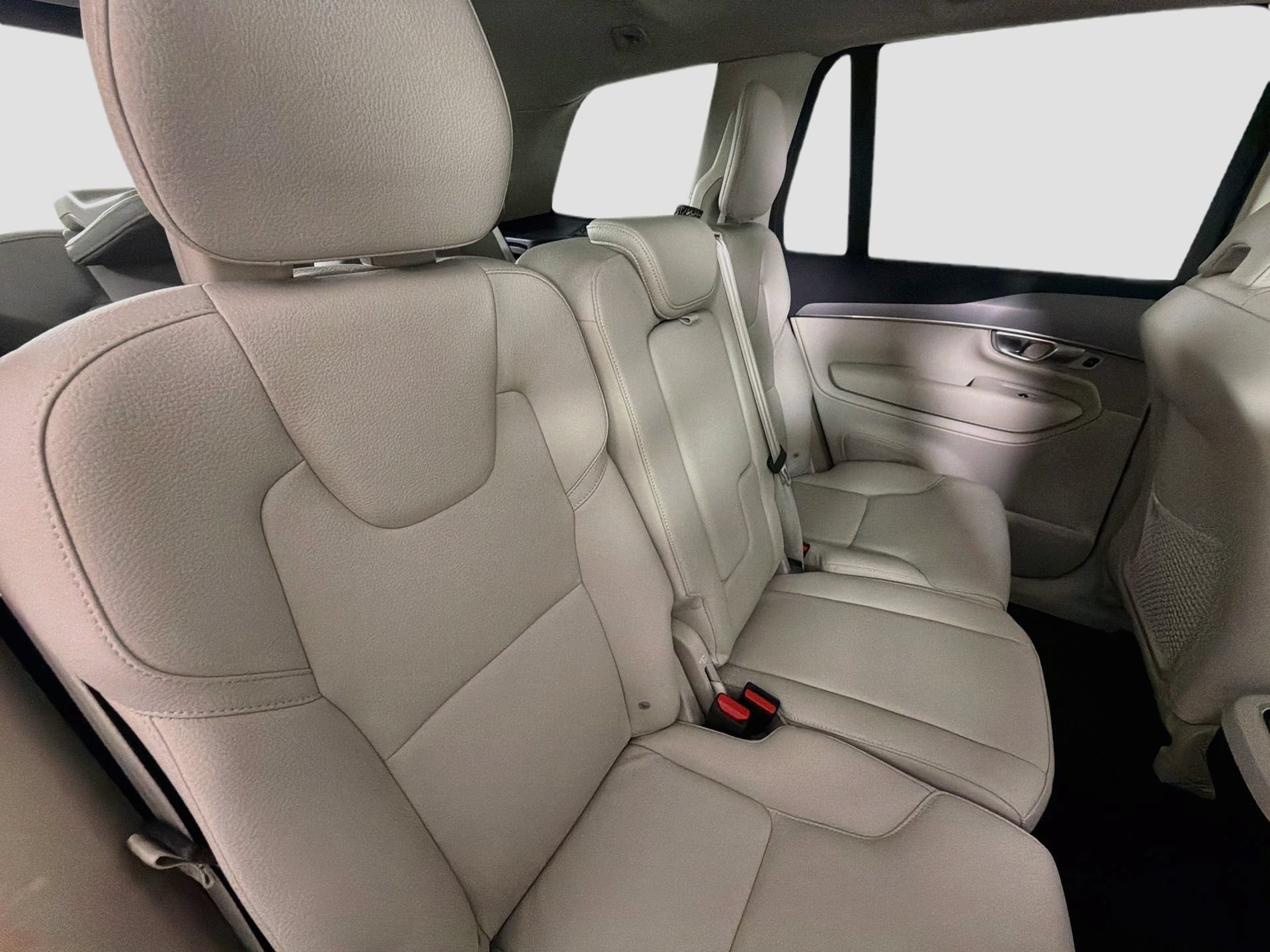 Certified 2024 Volvo XC90 B5 Core w/ Protection Package Premier AWD/4WD image 29