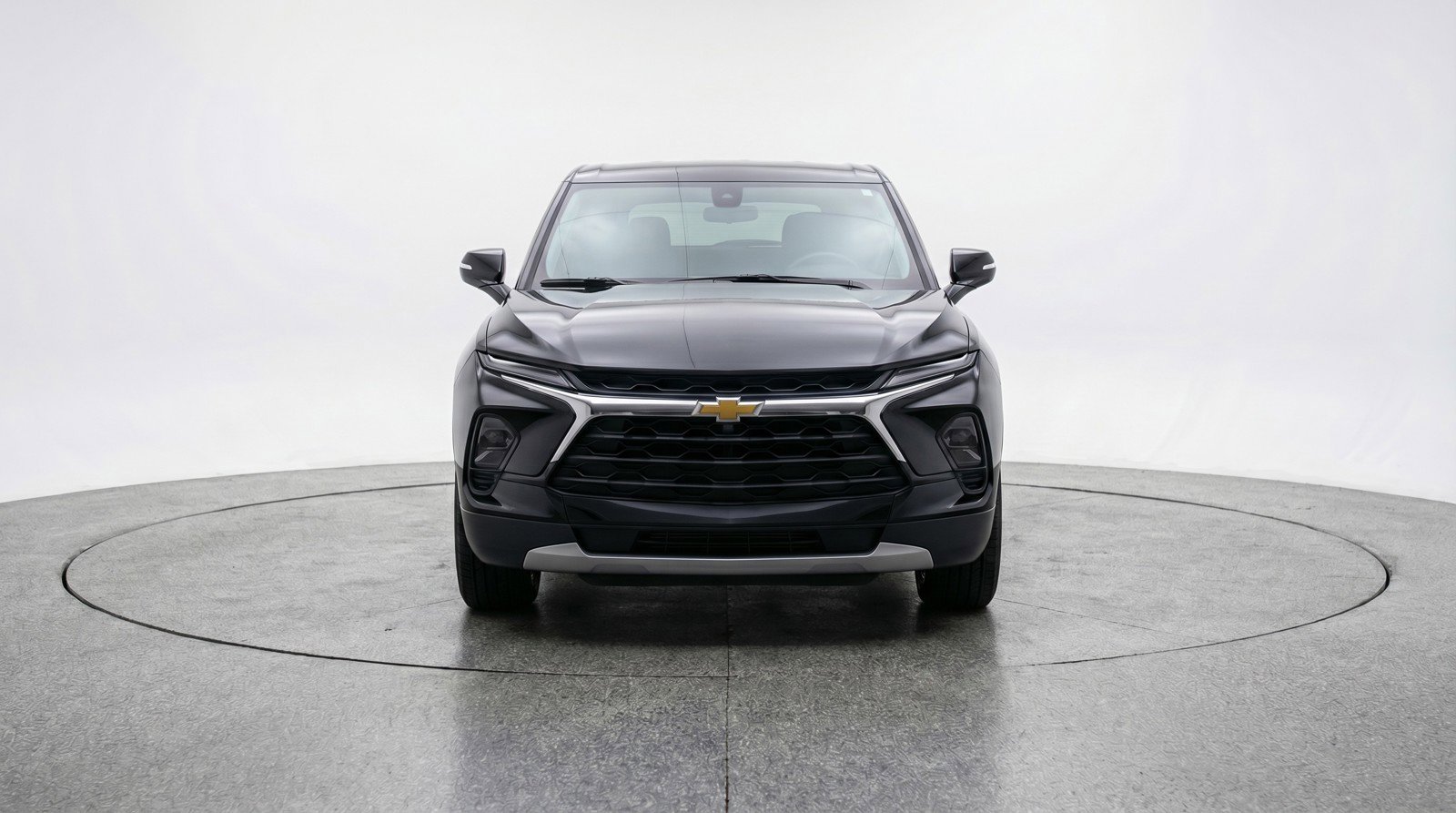 Used 2025 Chevrolet Blazer LT FWD image 2