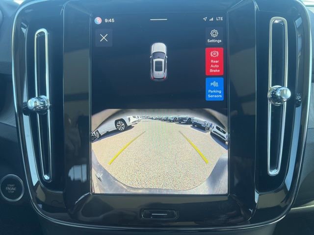 Used 2025 Volvo XC40 B5 Core image 15