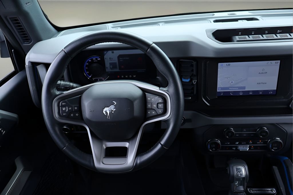 Used 2023 Ford Bronco Black Diamond w/ Sasquatch Package image 17