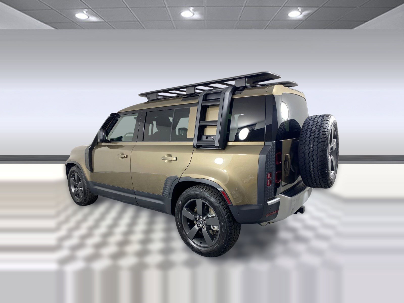 Used 2025 Land Rover Defender 110 S image 2