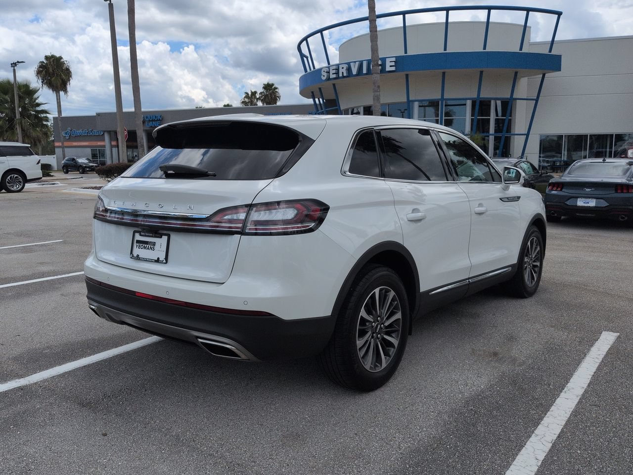 Certified 2023 Lincoln Nautilus Reserve AWD/4WD image 4