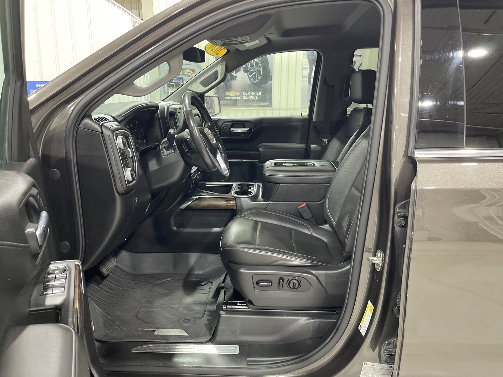 Used 2020 GMC Sierra 1500 SLT w/ SLT Premium Plus Package AWD/4WD image 2