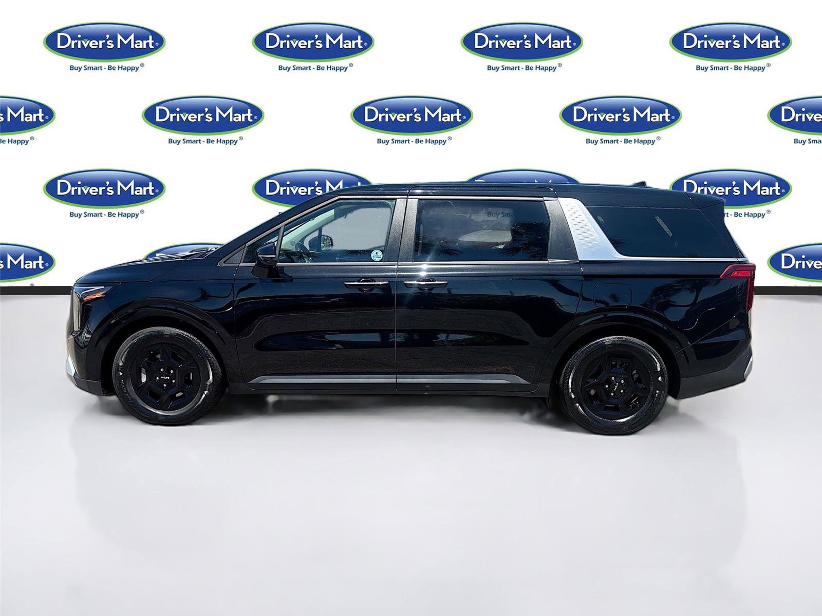 Used 2025 Kia Carnival FWD image 4