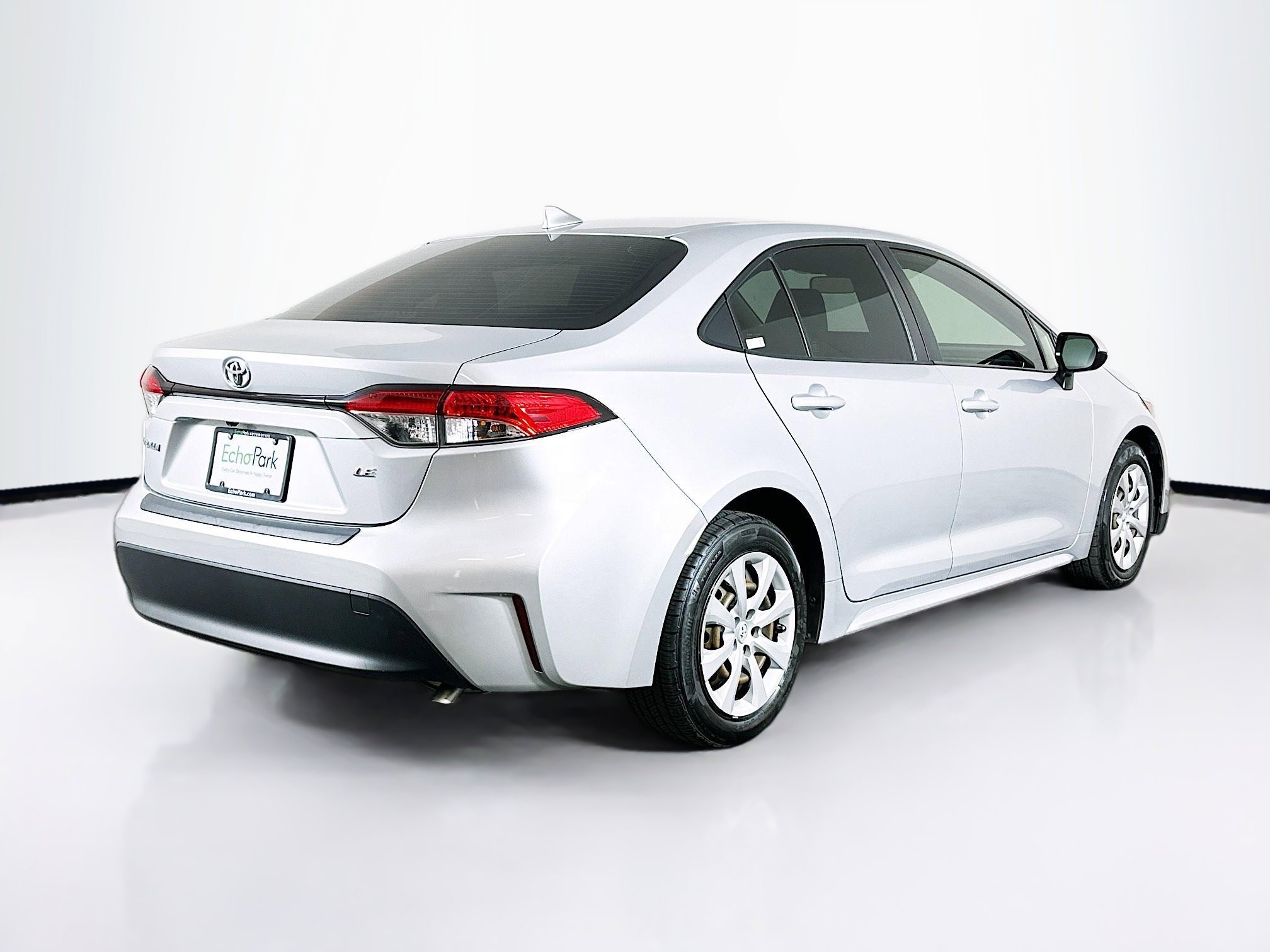Used 2023 Toyota Corolla LE FWD image 9