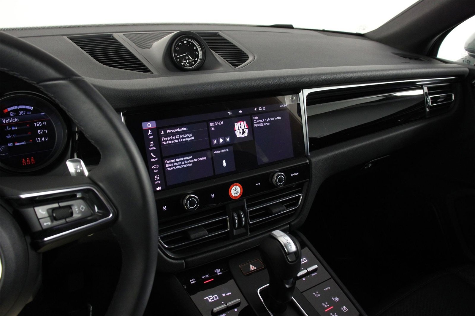 Used 2025 Porsche Macan image 13