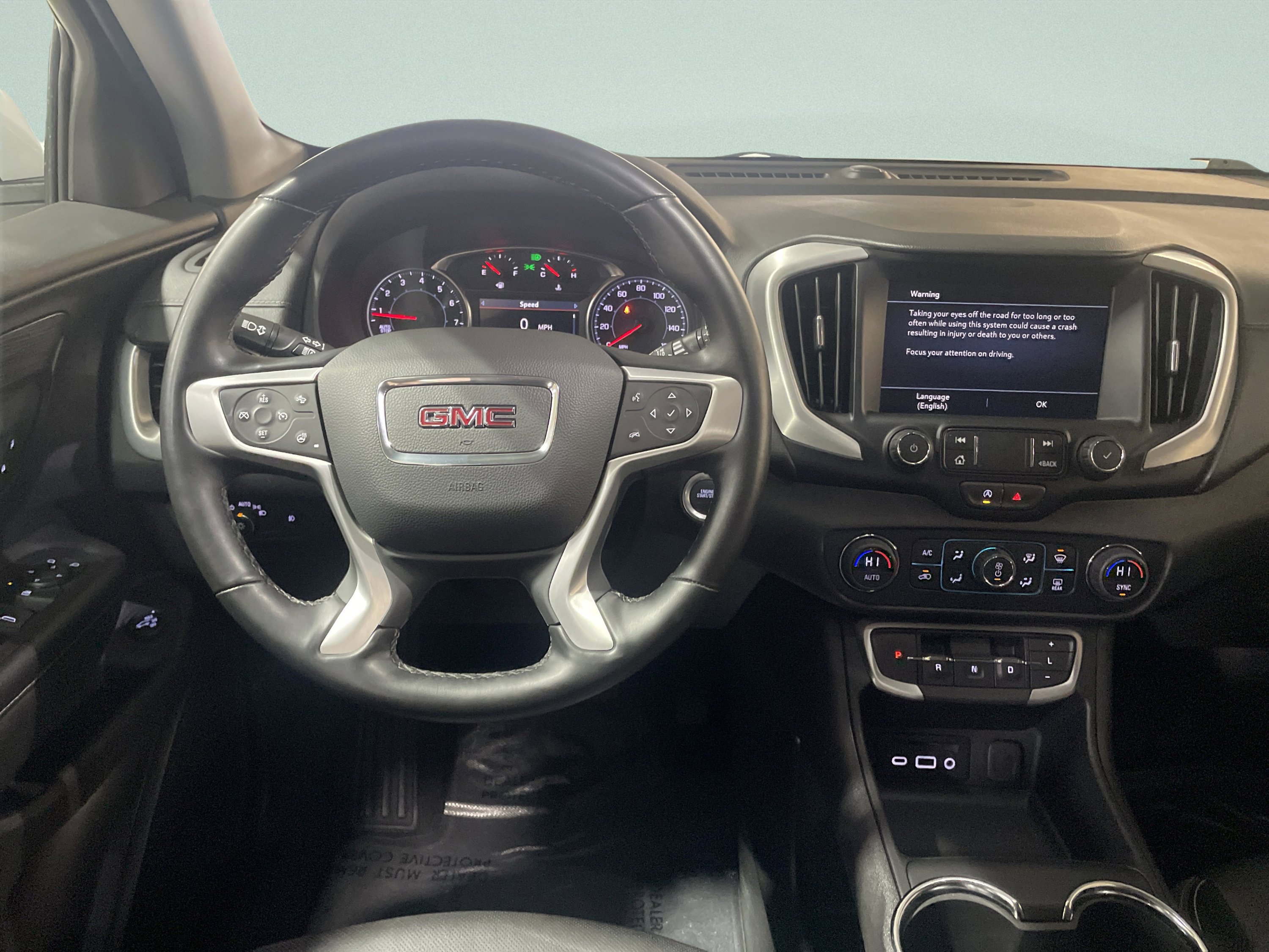 Used 2024 GMC Terrain SLT image 17