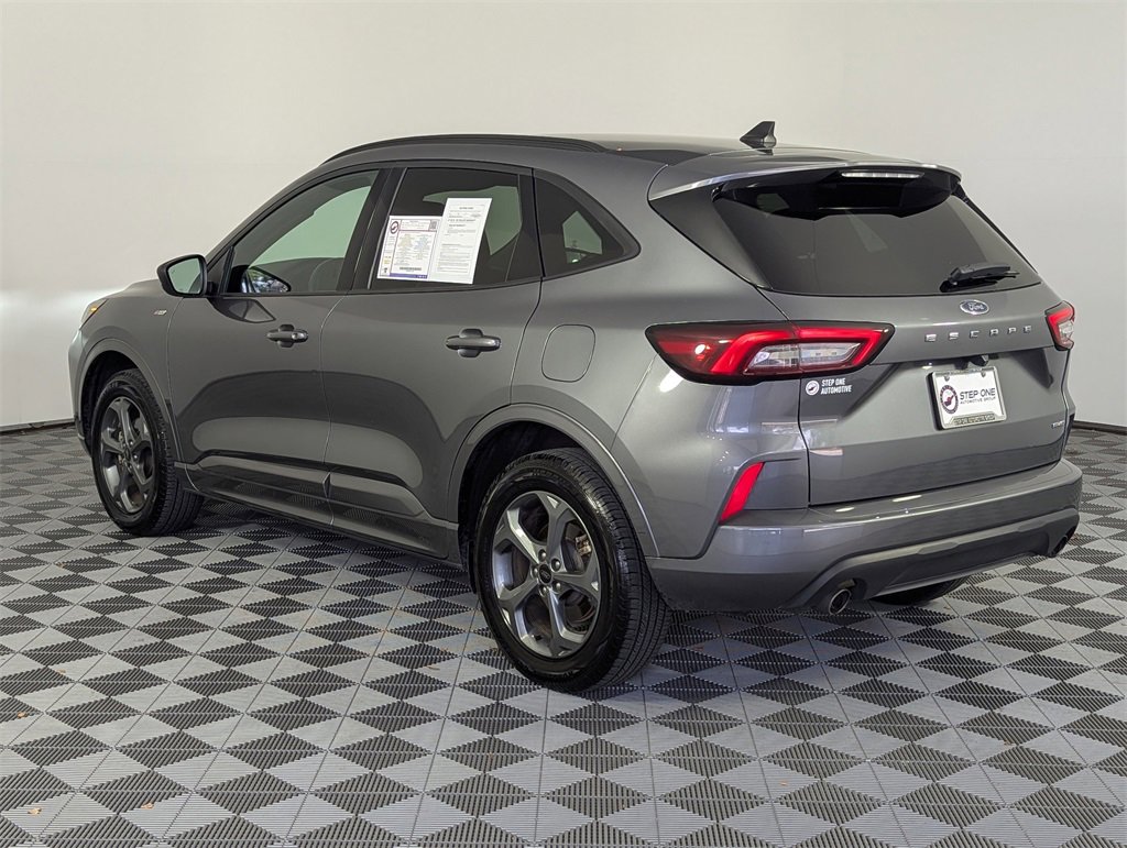 Used 2024 Ford Escape ST-Line image 6