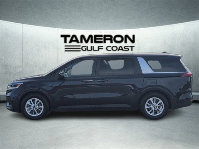 Used 2023 Kia Carnival LX image 2