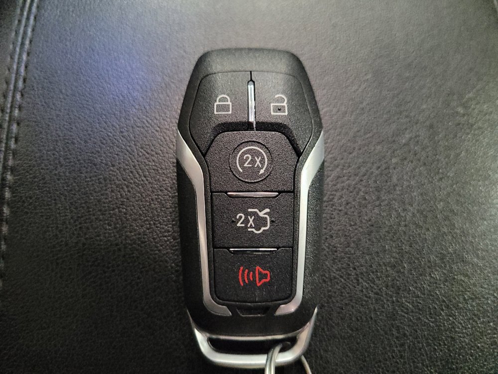 Used 2016 Ford Edge SEL w/ Equipment Group 201A AWD/4WD image 32