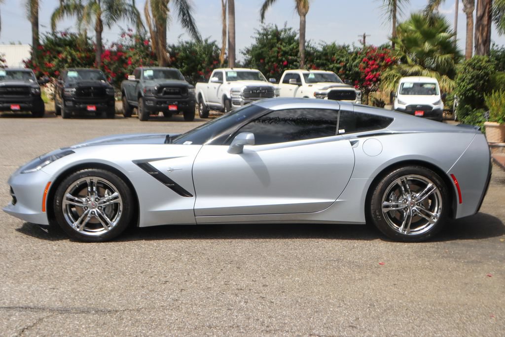 Used 2017 Chevrolet Corvette Stingray Coupe w/ 1LT RWD image 5