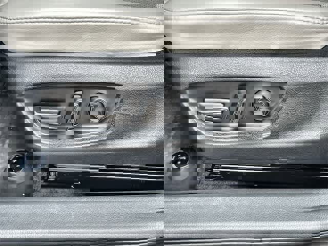 Used 2022 Toyota Camry XLE image 31