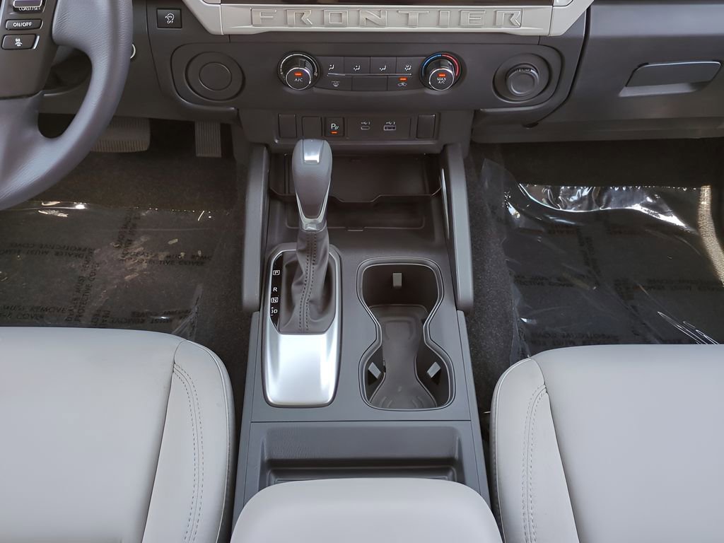 Used 2025 Nissan Frontier SV RWD image 21