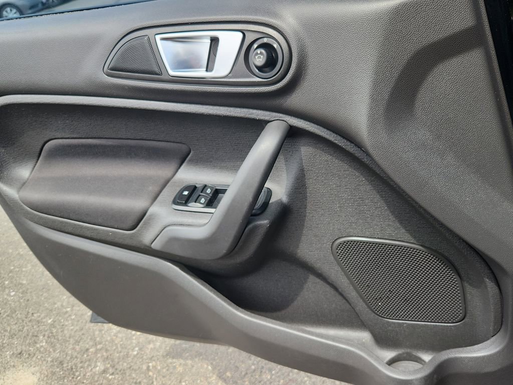Used 2016 Ford Fiesta SE w/ SE Black Package FWD image 13