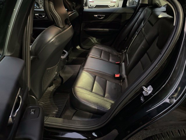 Used 2022 Volvo S60 B5 Momentum w/ Climate Package FWD image 11