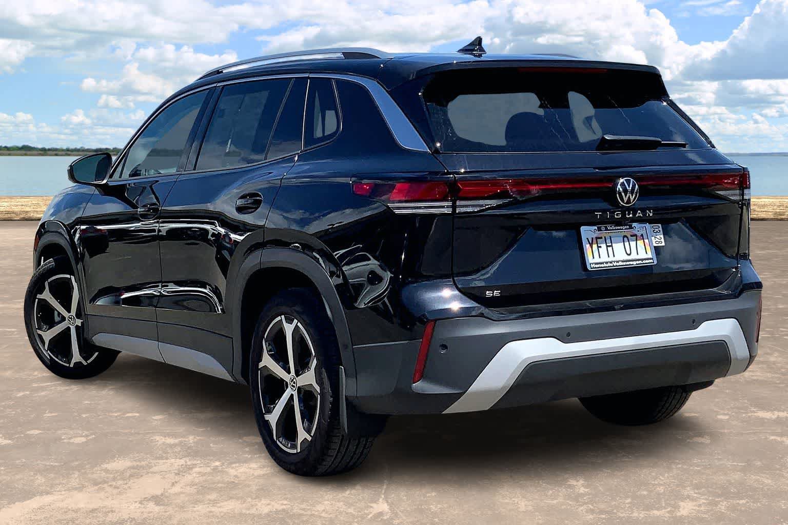 Used 2026 Volkswagen Tiguan SE FWD image 4