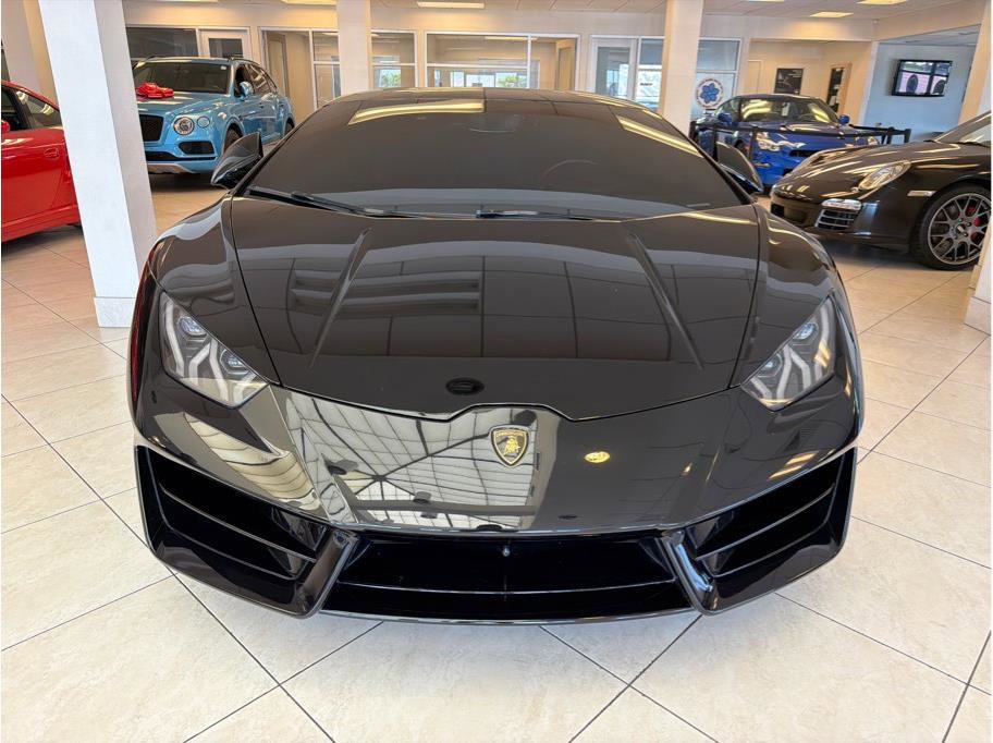 Used 2019 Lamborghini Huracan LP 580-2 RWD image 2