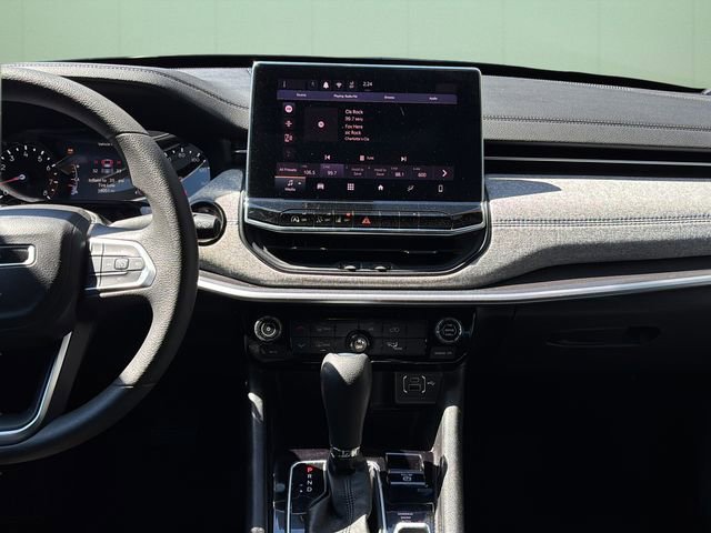 Used 2024 Jeep Compass Sport image 21