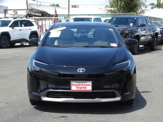 Used 2025 Toyota Prius XLE image 3