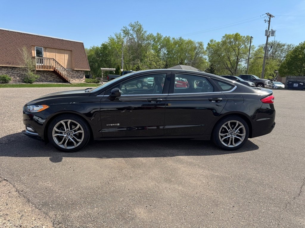 Used 2017 Ford Fusion SE w/ Equipment Group 601A image 12