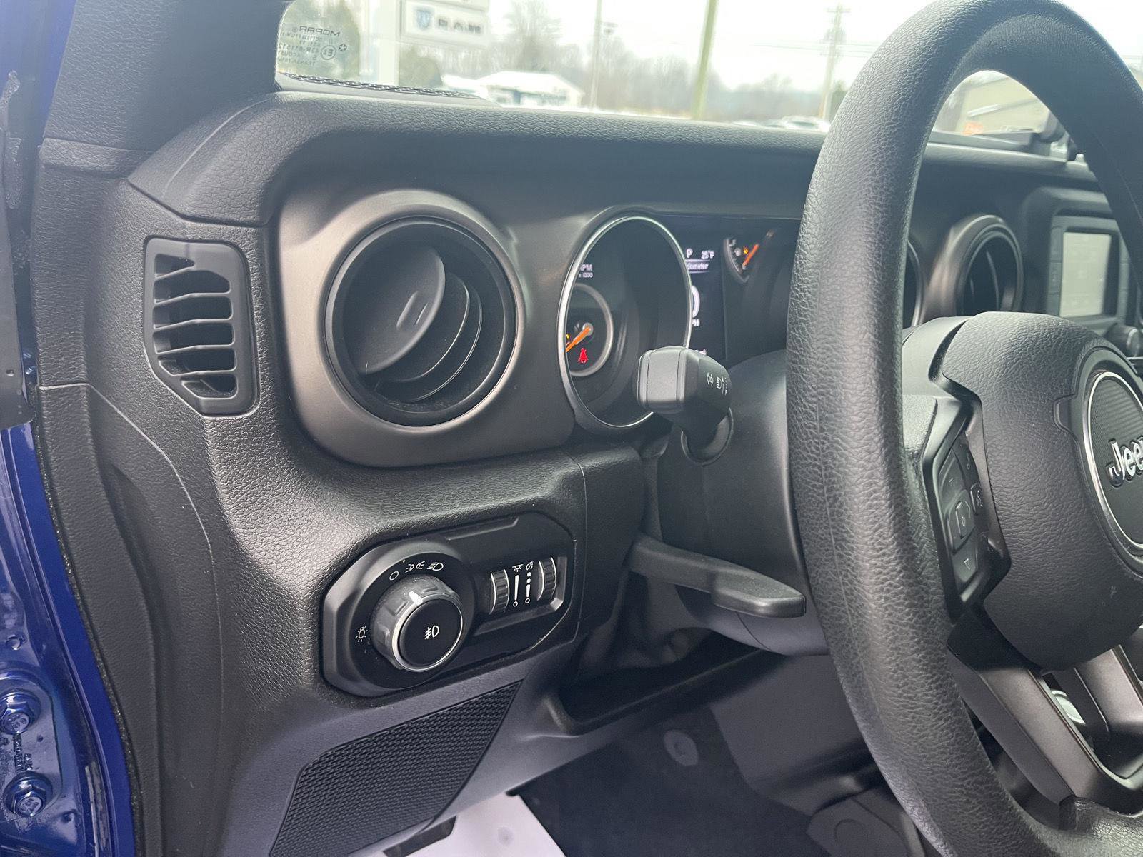 Used 2020 Jeep Wrangler Unlimited Sport image 14