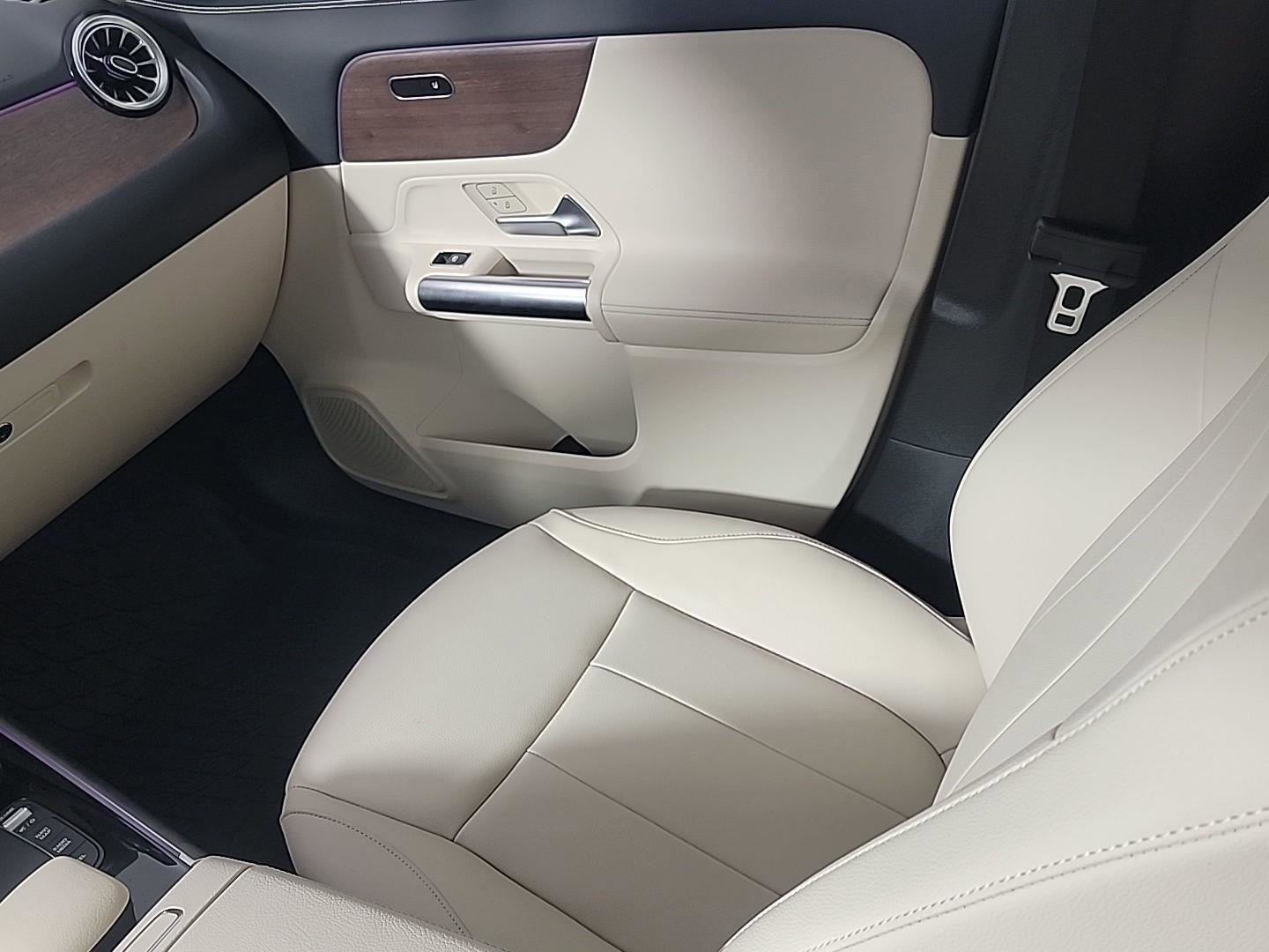 Used 2022 Mercedes-Benz GLA 250 4MATIC image 21