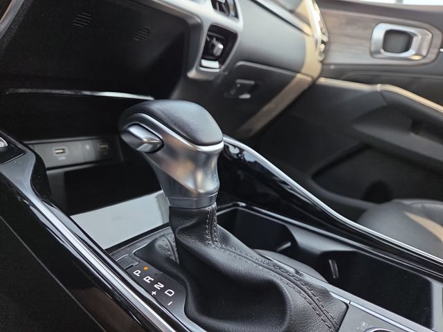 Used 2022 Kia Sorento EX AWD/4WD image 17