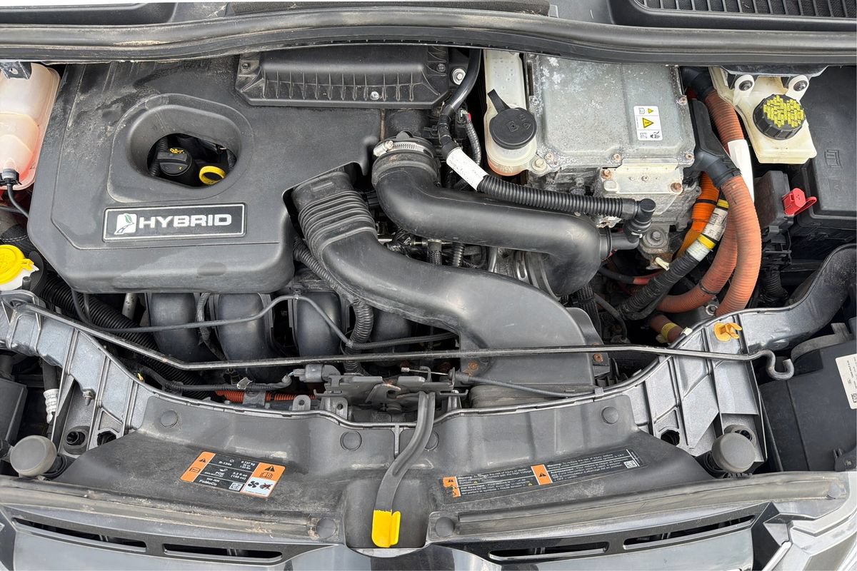 Used 2018 Ford C-MAX SE w/ Equipment Group 201A FWD image 23