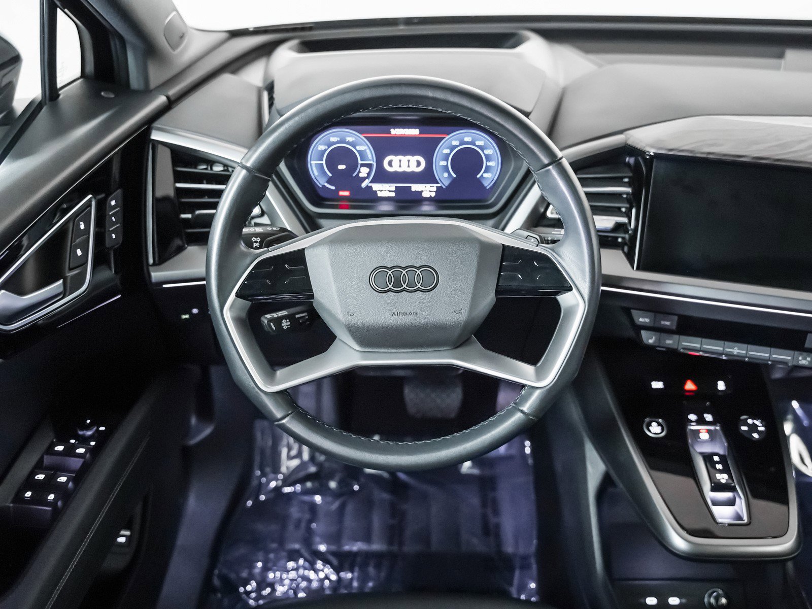 Used 2024 Audi Q4 e-tron Prestige w/ Black Optic Package image 14