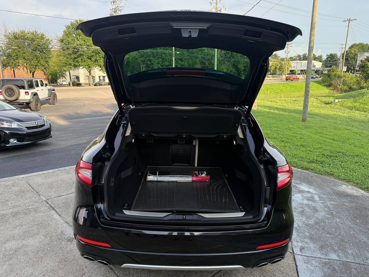 Used 2019 Maserati Levante S GranLusso AWD/4WD image 16
