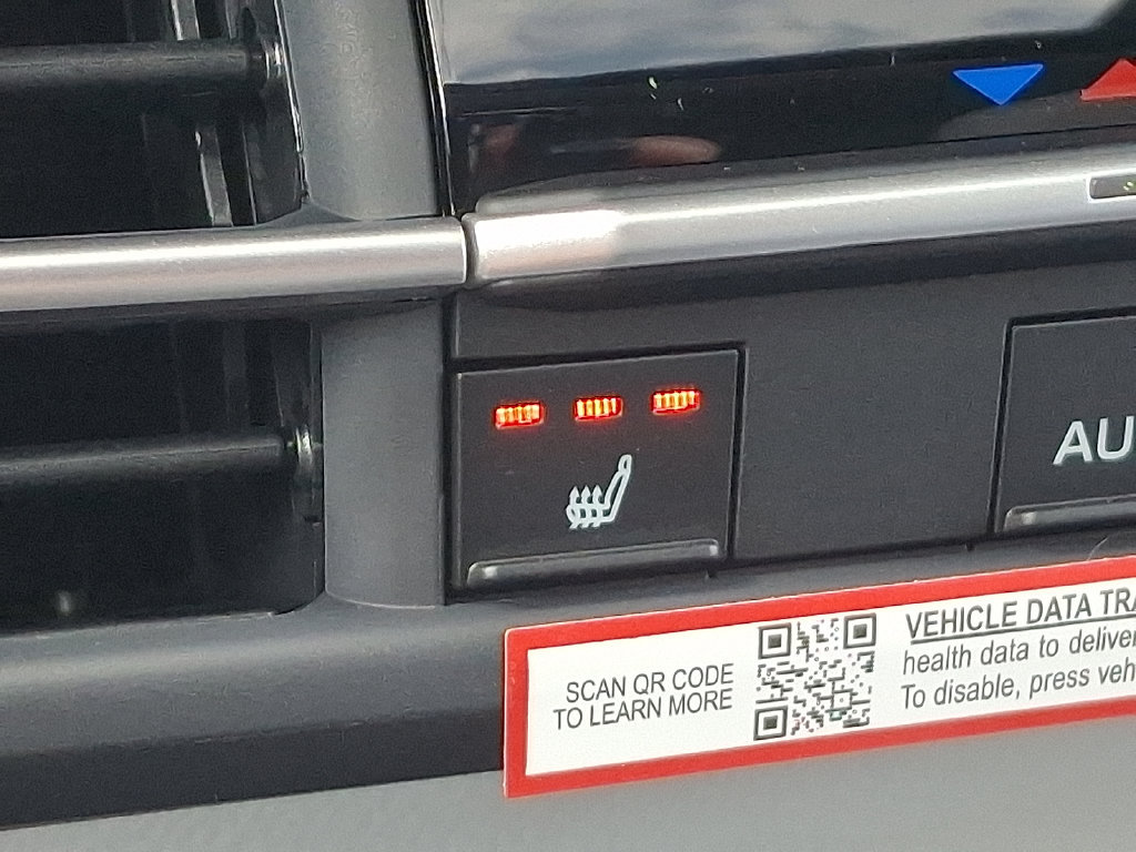 Used 2026 Toyota Sienna XLE FWD image 30