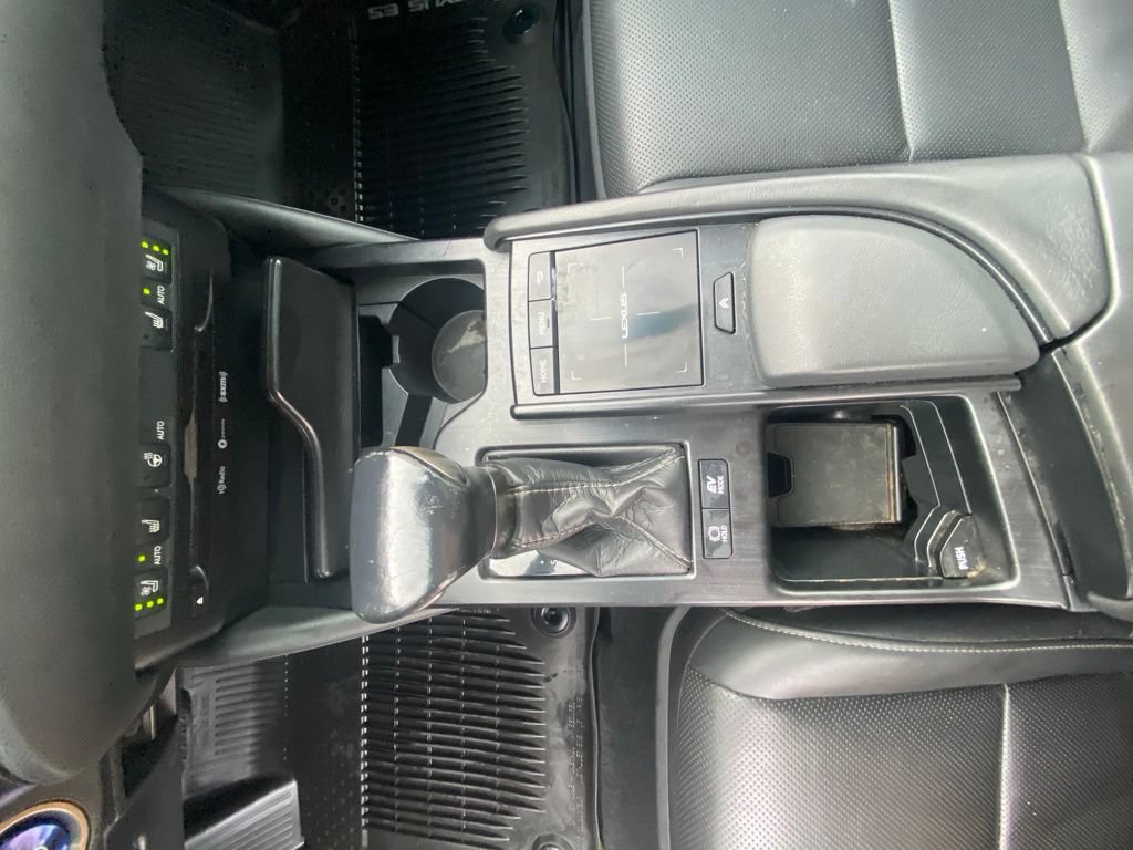 Used 2021 Lexus ES 300h w/ Premium Package FWD image 17