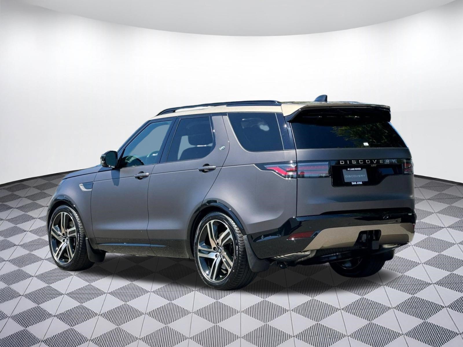 New 2026 Land Rover Discovery Limited Edition AWD/4WD image 3