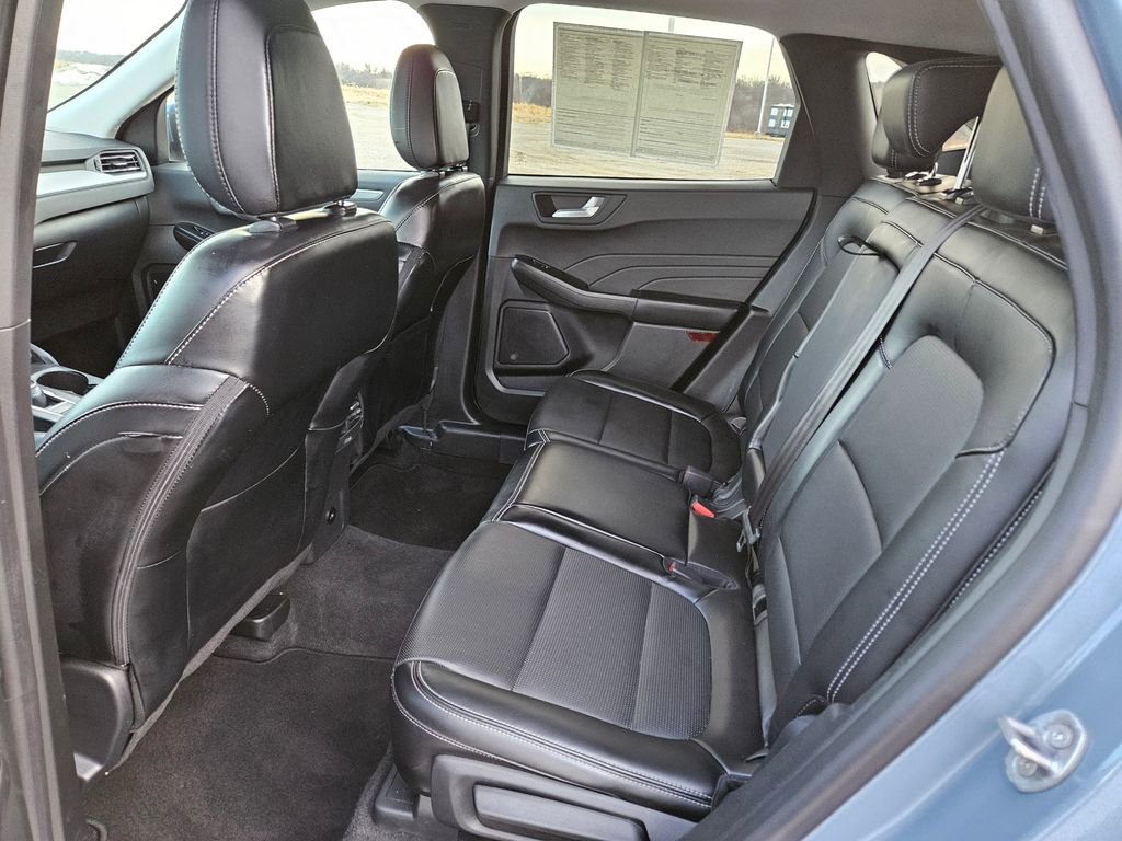 Used 2024 Ford Escape Platinum image 28