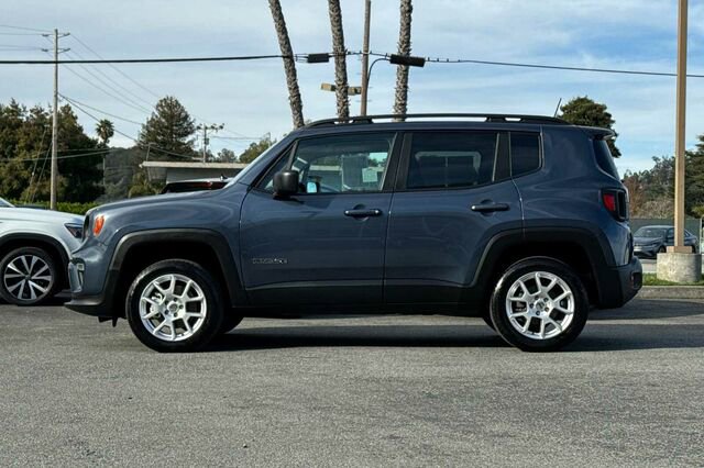 Used 2022 Jeep Renegade Latitude AWD/4WD image 7