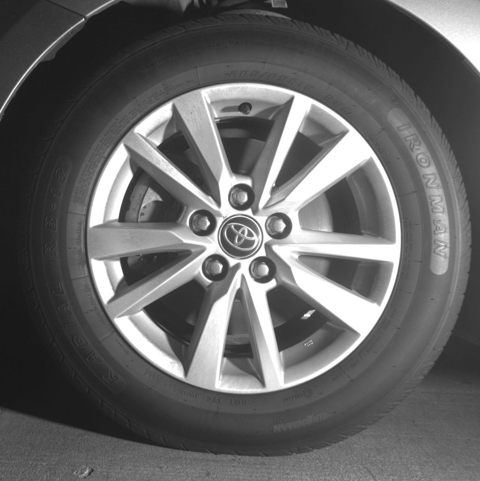 Used 2025 Toyota Camry LE FWD image 15