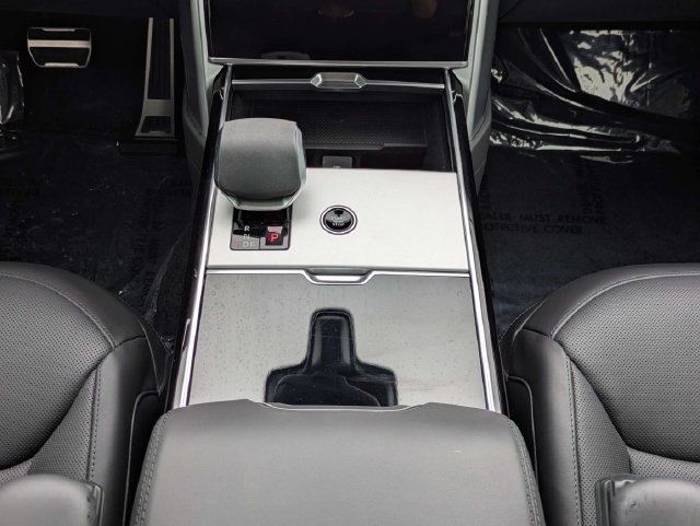 Used 2025 Land Rover Range Rover SE AWD/4WD image 19