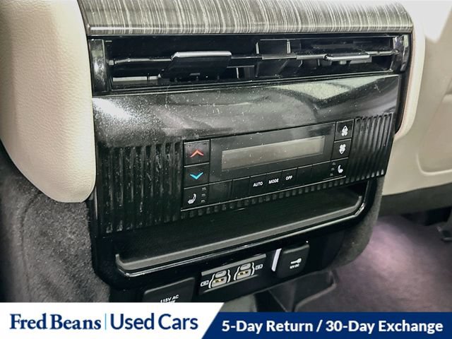 Used 2023 Jeep Wagoneer Series II w/ Premium Group I AWD/4WD image 34
