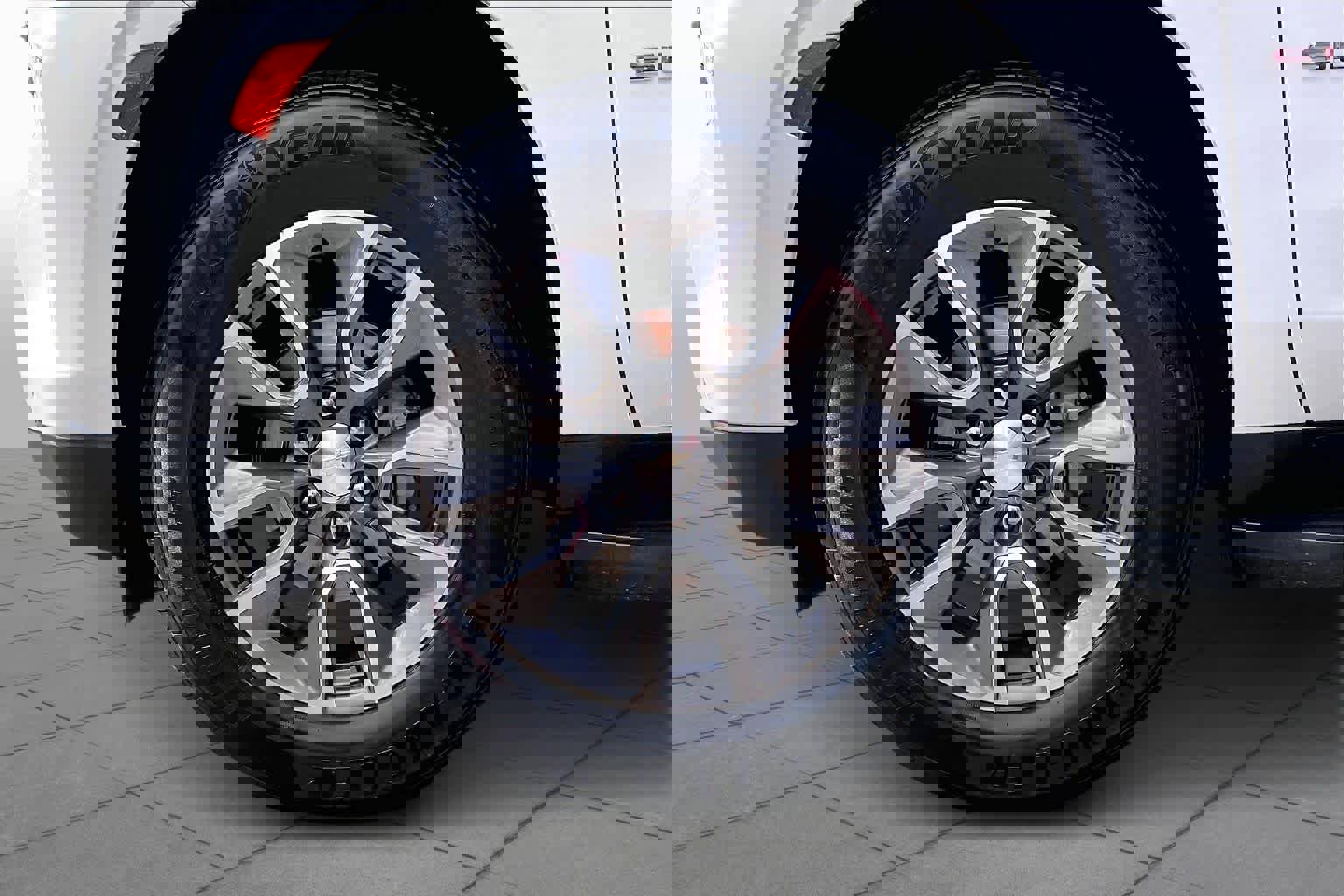 Used 2022 Chevrolet Suburban LT w/ Luxury Package image 10