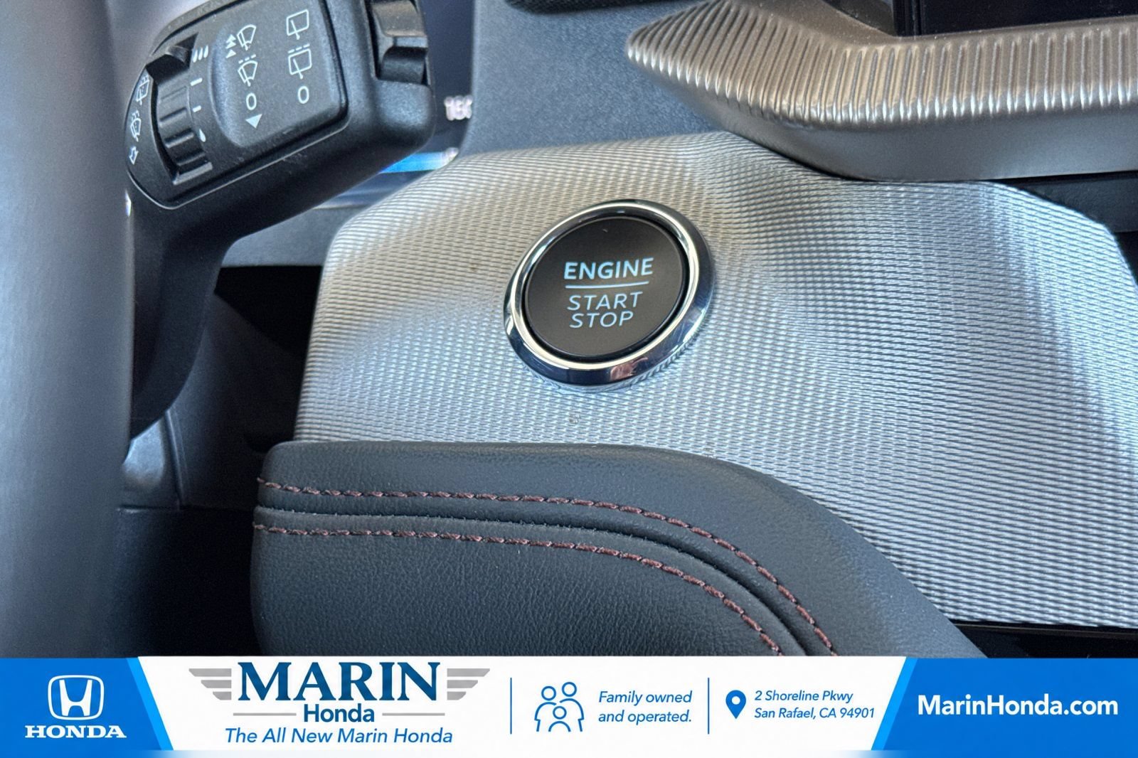 Used 2025 Ford Explorer Active AWD/4WD image 26