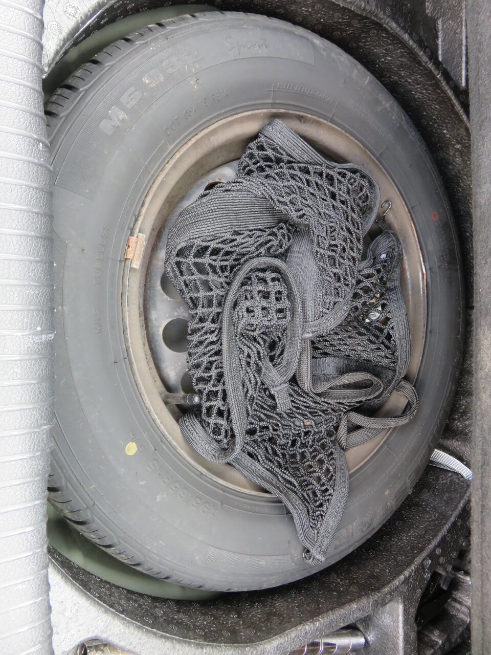 Used 2014 Volkswagen Golf 4-Door image 32