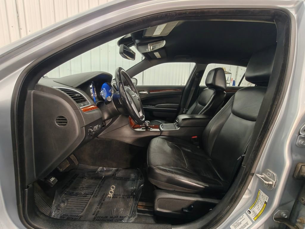 Used 2013 Chrysler 300 w/ Driver Convenience Group image 24
